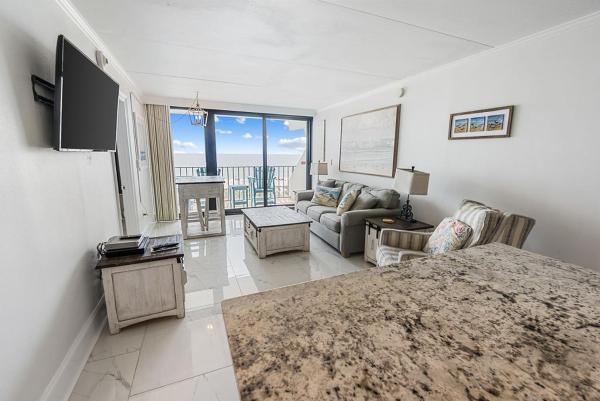 Island Winds East 306 by Meyer Vacation Rentals, Rezerwuj Hotel Hotele w Alabama z Parkingiem, Parking
