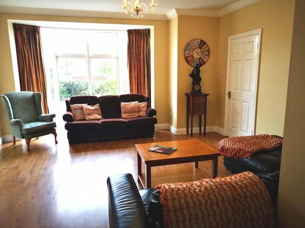 Ashton Beach House, Rezerwuj Dom wakacyjny Hotele w Leinster z Parkingiem, Parking