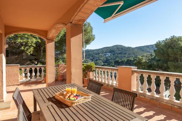 Villa con piscina privada en Begur, Rezerwuj  Begur Baix Empordà