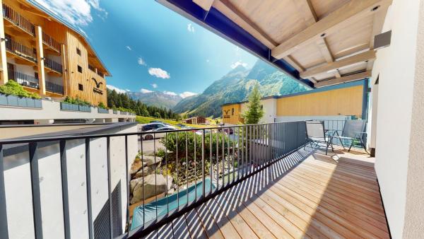 PitzPlus Appartements, Rezerwuj  Hotele w Tirol z Parkingiem, Parking