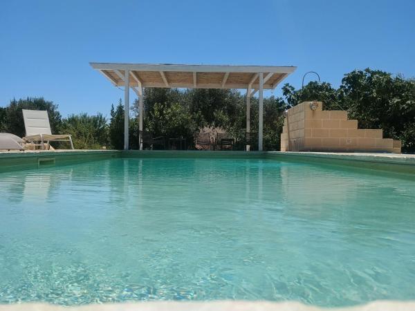 Trullo del Sol, Rezerwuj  Hotele w Valle d'Itria z parkingiem, Parking
