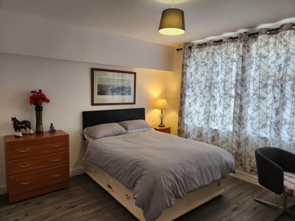White House Ensuite double bedroom, Rezerwuj  Warrington Cheshire
