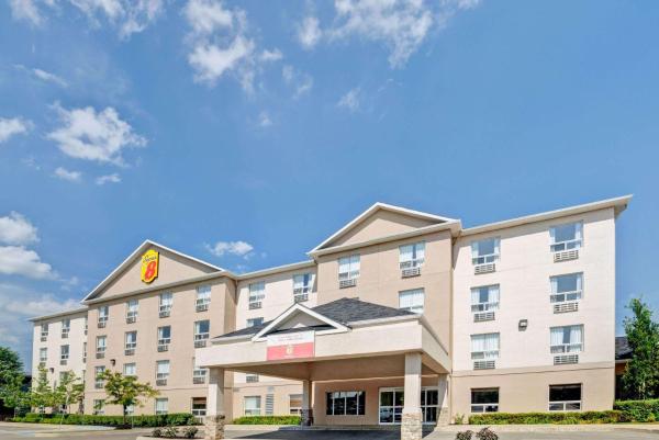 Super 8 Barrie