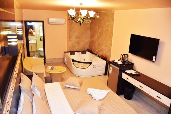 Al-Naher Al-Khaled Hotel, Rezerwuj  King Hussein International Airport Akaba