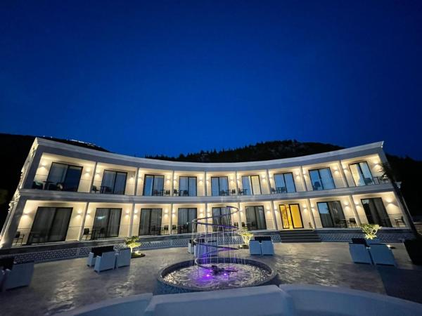 EBBI HOTEL, Rezerwuj  Dhërmi Vlorë County