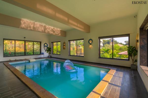 Ekostay Kingfisher Villa I Indoor Pool I Cloud 9, Rezerwuj  Hotele w Nowe Delhi z basenem, Basen