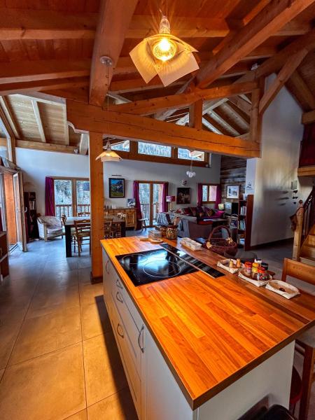 Chalet La Savoyarde, Rezerwuj Chalet Hotele w Owernia z parkingiem, Parking