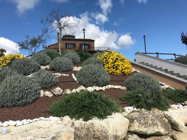 Love Nests by The Bell Tower Lodge, Rezerwuj  Hotele w Palidoro z Basenem, Basen