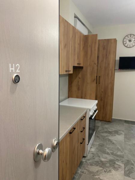 Brand new studios Η1-Η2-Η3, Rezerwuj  Tanie Hotele w Lárisa