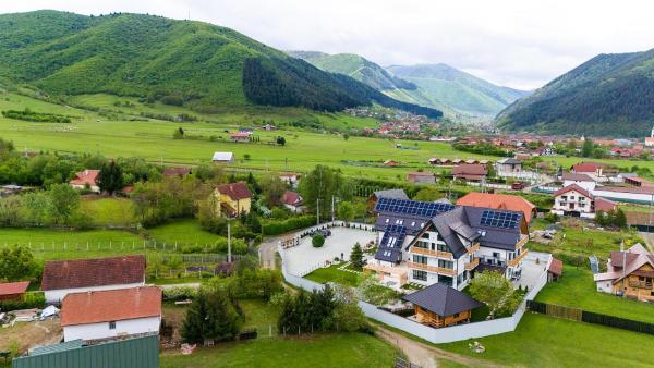 Pensiunea La Vâltoare, Rezerwuj  Hotele w Sybin z Basenem, Basen