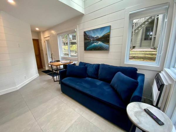 Modern Cottage in the Tremblant Ski Village, Rezerwuj  Mont-Tremblant 