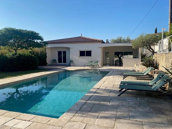 Villa de Pullis, Rezerwuj  Poulx Langwedocja-Roussillon