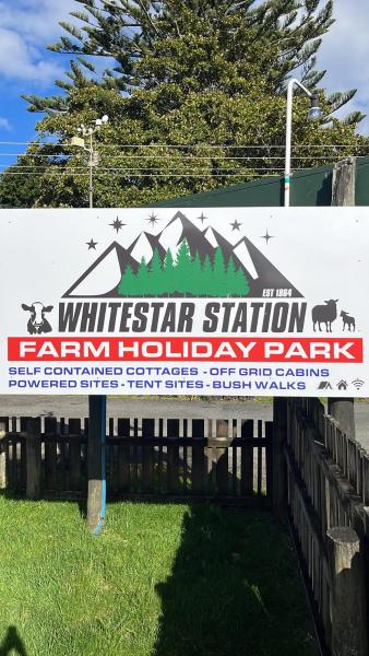 White Star Station Farm Holiday Park, Rezerwuj   