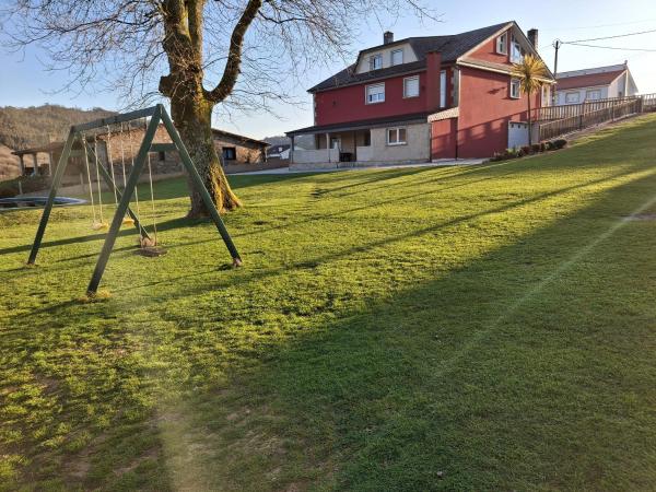 Grenxo, Rezerwuj  Hotele w Galicja z Basenem, Basen