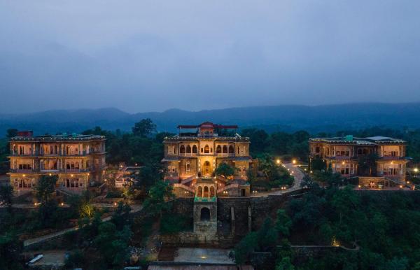 Shrisiddhpuram, Rezerwuj  Hotele w Rajasthan z Basenem, Basen