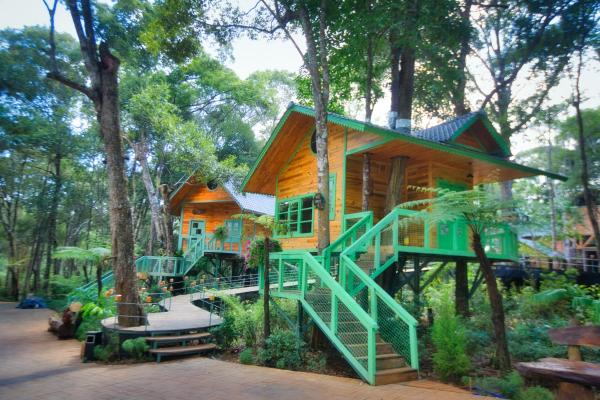 Măng Đen Treehouse Village Resort & Zipline, Rezerwuj  Hotele w Kon Tum z parkingiem, Parking