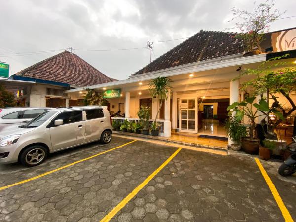 Parikesit Guest House, Rezerwuj  Tanie Hotele w Timuran