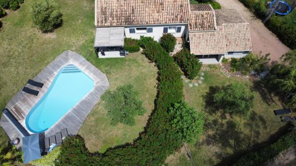 Villa Katiris, Rezerwuj  Hotele w Korsyka z Parkingiem, Parking