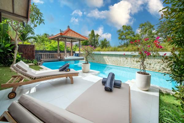 Tropical Villa Senang, Rezerwuj  Hotele w Bali z Basenem, Basen