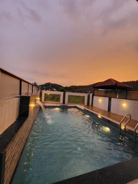 The Perfect Stays Paradise Villa, Rezerwuj  Hotele w Nowe Delhi z basenem, Basen