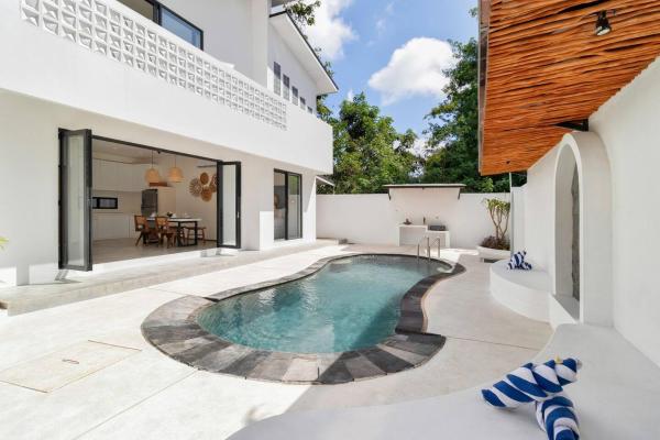Great Value 2 Bed Villa, Sleeps 4, Fast Wifi, Rezerwuj  Hotele w Bali z Basenem, Basen