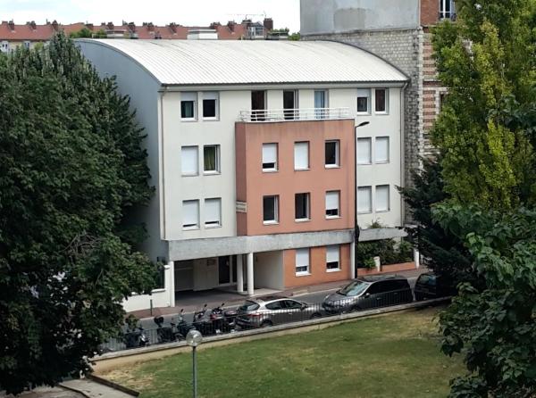 Residence Erasmus, Rezerwuj  Malakoff Asnières-sur-Seine