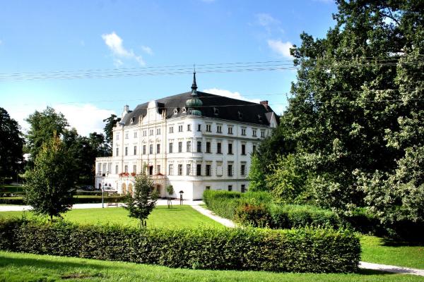Penzion na zámku Bartošovice, Rezerwuj  Novy Jicin Wallachia