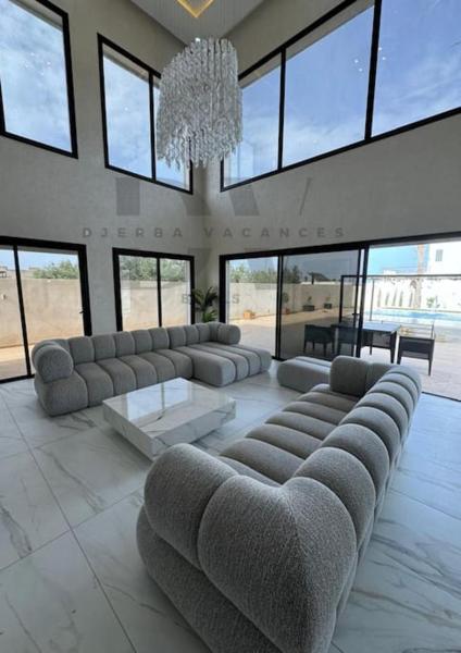 Villa Five Palm, Rezerwuj  Hotele w Temlale z Basenem, Basen