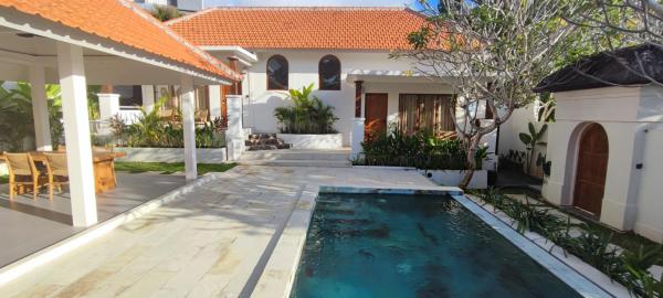 Villa Mamina, Rezerwuj  Hotele w Bali z Basenem, Basen