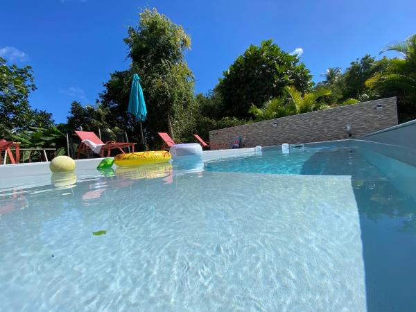 Villa Corail Les Abymes, Rezerwuj  Hotele w Grande-Terre z basenem, Basen