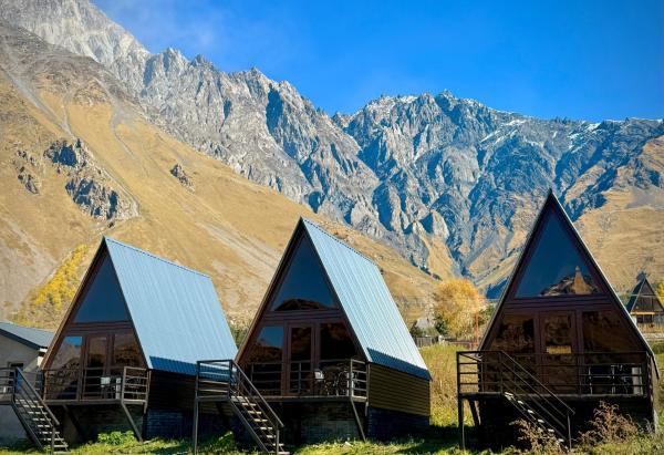 Cottages DILA, Rezerwuj  Stepancminda 