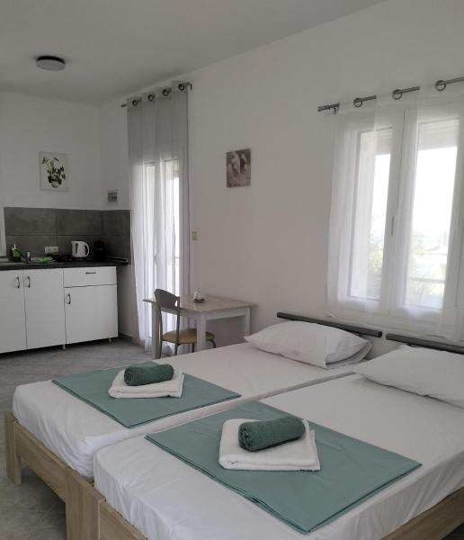 Thea's Apartment, Rezerwuj  Vráchos 