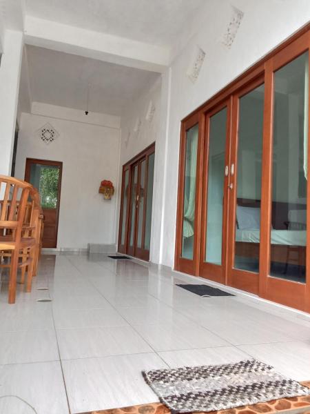KOMANG homestay, Rezerwuj  Tanie Hotele w Bali