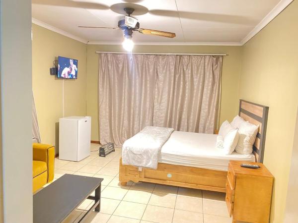 c and c guest house pretoria north, Rezerwuj  Pretoria 