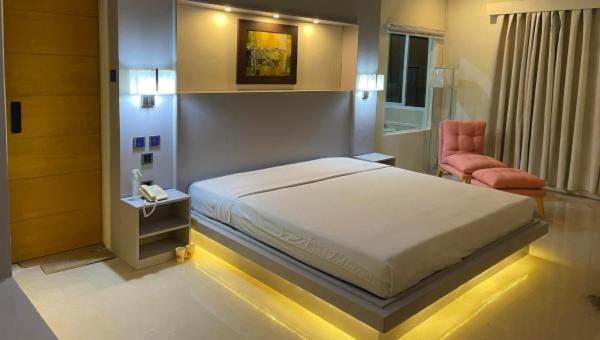 Pagadian Bay Plaza Hotel, Rezerwuj  Hotele w Mindanao z Basenem, Basen