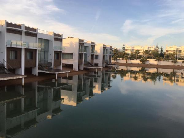 Villa de Luxe, Rezerwuj  Hotele w Doukkala-Abda z Basenem, Basen