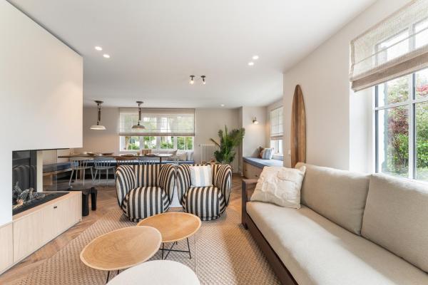 Villa Manouchka - Verblijf in alle luxe aan zee, Rezerwuj  Hotele w Bruksela z Parkingiem, Parking