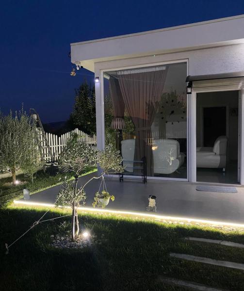 DSVilla, Rezerwuj  Hotele w Elbasan County z Basenem, Basen