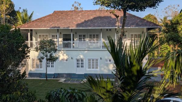 Meghamalhar, Rezerwuj  Hotele w Nowe Delhi z basenem, Basen