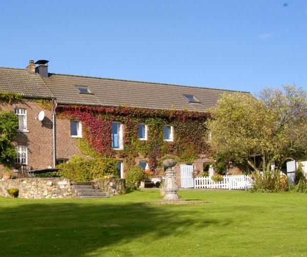 Hoeve Espewey, Rezerwuj Pobyt na farmie Hotele w Liege z parkingiem, Parking
