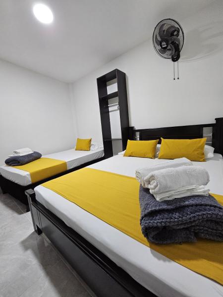 Zavara Hostal - Pueblo Tapao, 321-609-4407, Rezerwuj  Tanie Hotele w Santander