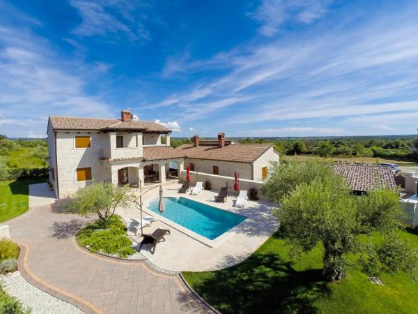 Villa Lory, Rezerwuj  Hotele w Poreč Riviera z basenem, Basen