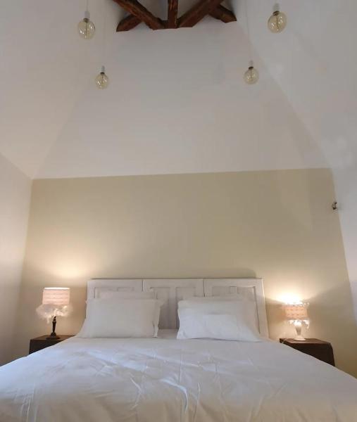 Les Pierres Lotoises - chambre dhôtes Le Pigeonnier, Rezerwuj  Reilhaguet Langwedocja-Roussillon