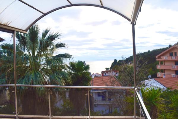 Family Villa, Rezerwuj  Hotele w Budva County z parkingiem, Parking