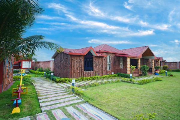 Gharana Resort , Singur !! Best Family Resort Near Kolkata with Swimming pool, Rezerwuj  Hotele w Singur z Basenem, Basen