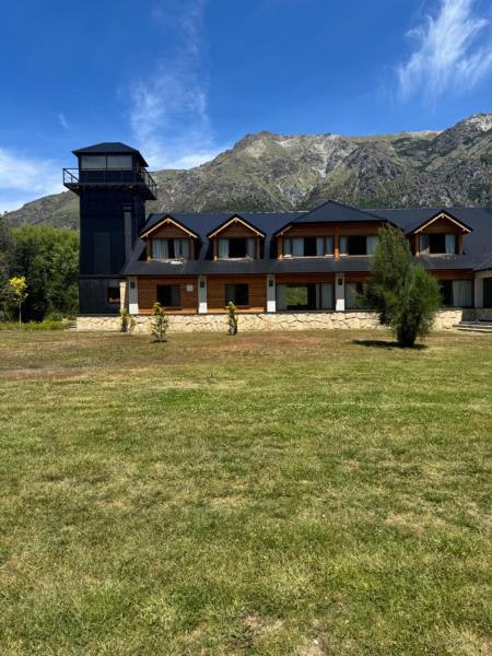 El Pedregoso Flights & Lodge, Rezerwuj  Cholila 