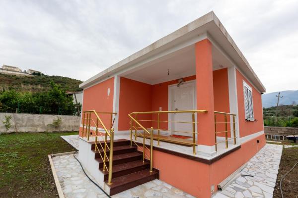Villa Buganville, Rezerwuj  Orikum Vlorë County