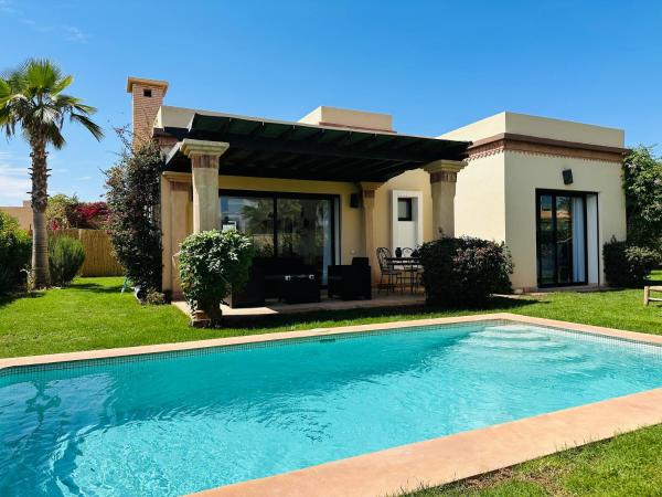 Villa 228 Dyar Shemsi, Rezerwuj  Hotele w Souss-Massa-Draa z basenem, Basen