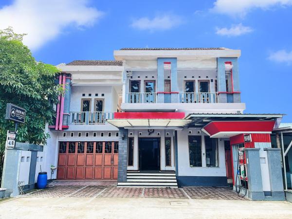 Guest House Kraton Mas, Rezerwuj Pensjonat Pensjonaty w Pacitan, Pensjonat