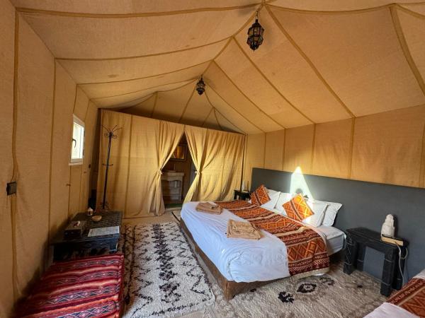 Hagra Luxury Camp Merzouga, Rezerwuj Hotel Merzouga 